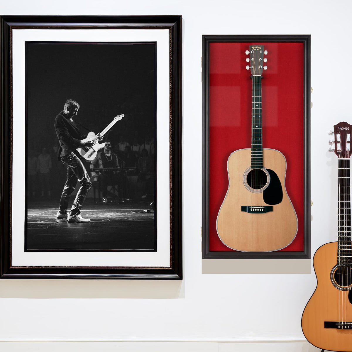 41" Lockable Guitar Display Case with Red Felt Interior Q9412